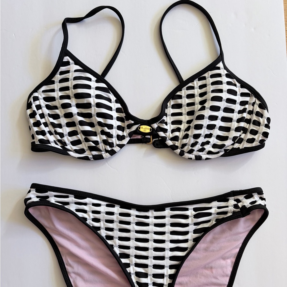 St. John Black and White Patterned Top